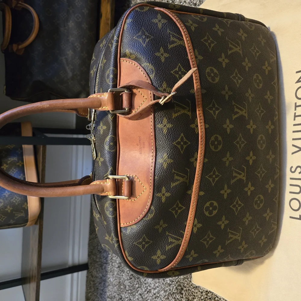 Authentic Louis Vuitton Deauville Monogram Canvas Handbag - Picture 1 of 16